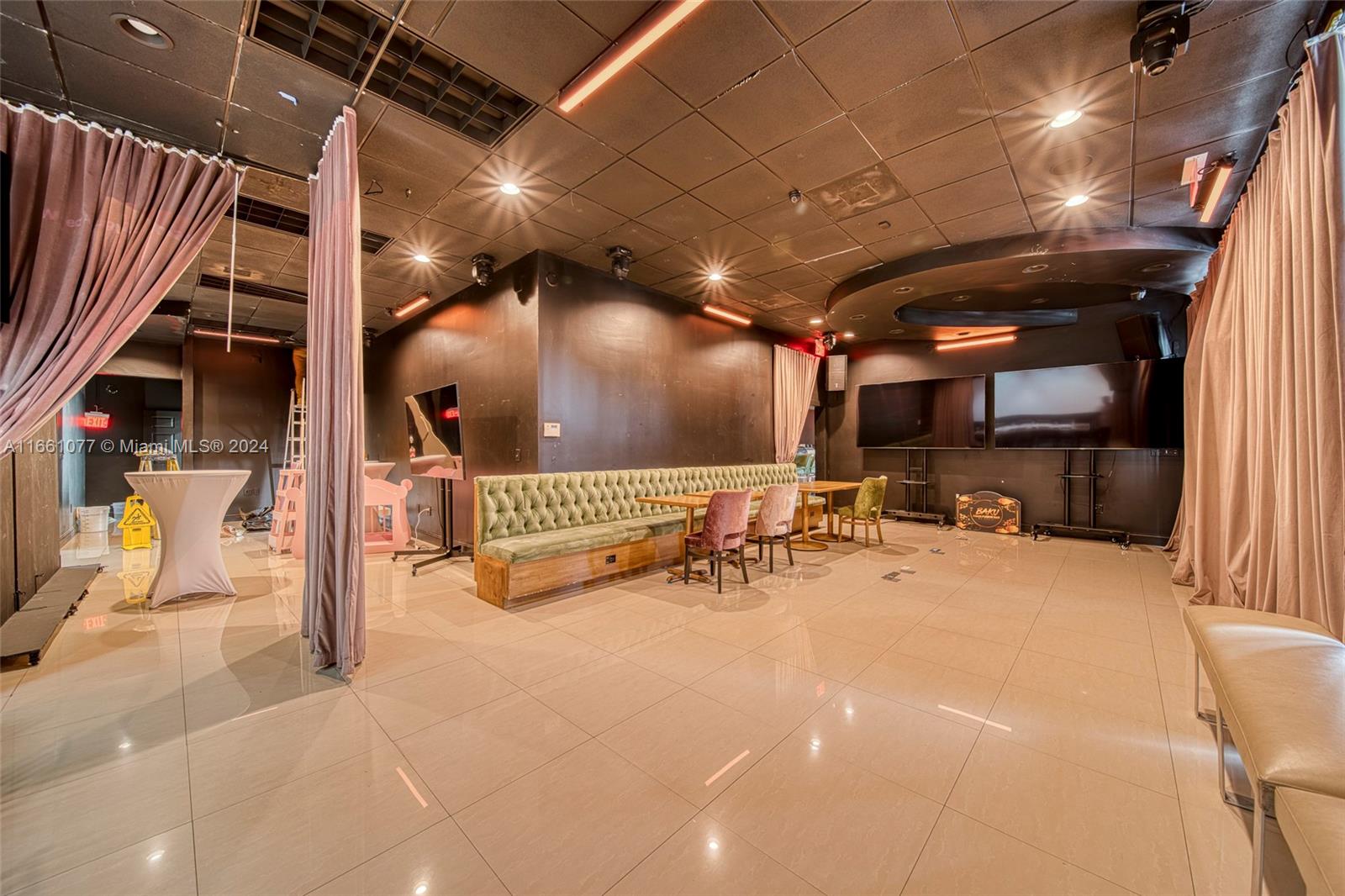 3,300 Sqft. Restaurant Venue For Sale In Doral