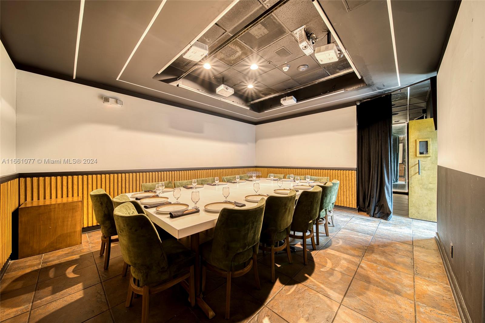 3,300 Sqft. Restaurant Venue For Sale In Doral