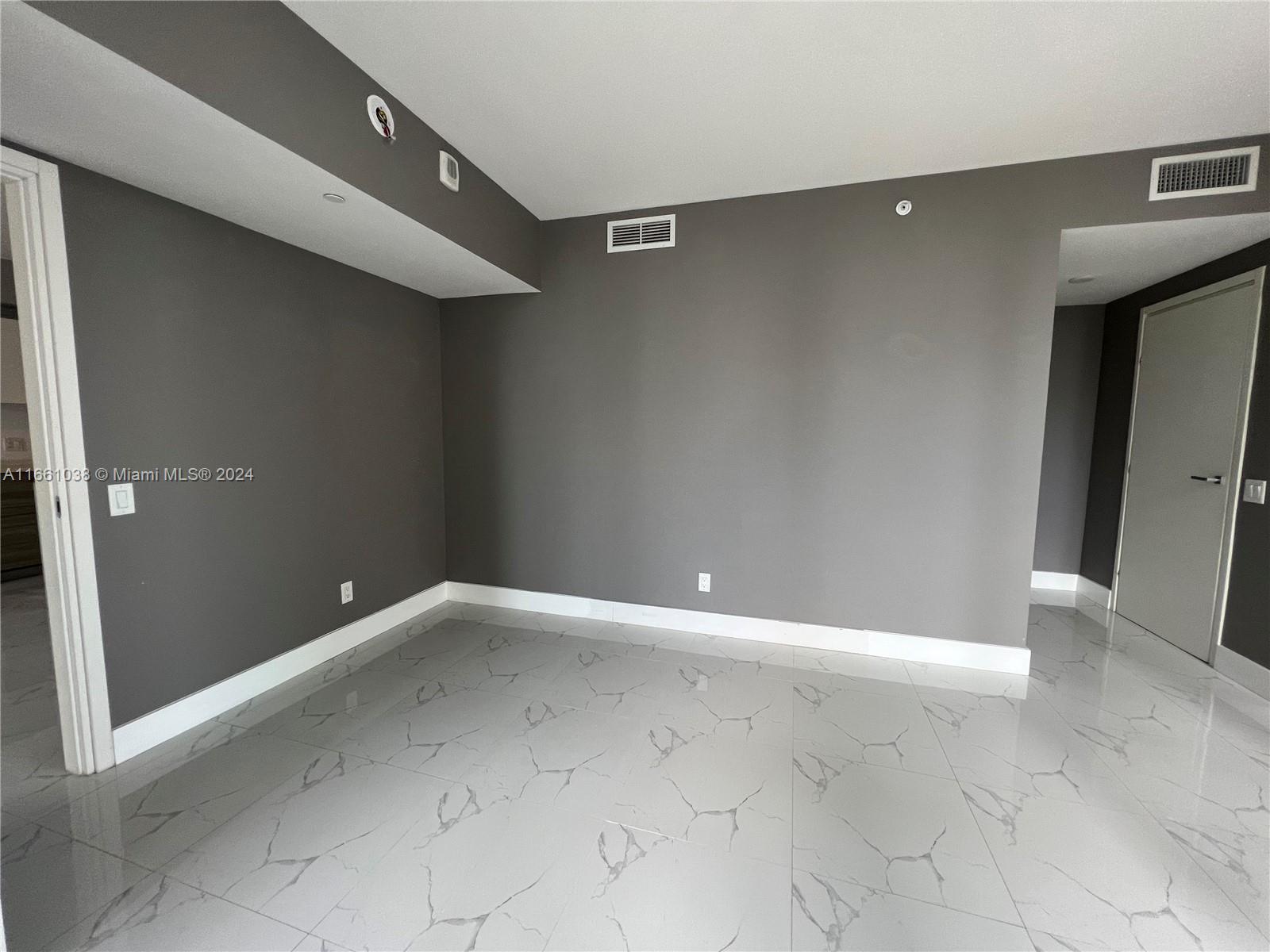 1300 Brickell Bay Dr #808, Miami FL 33131