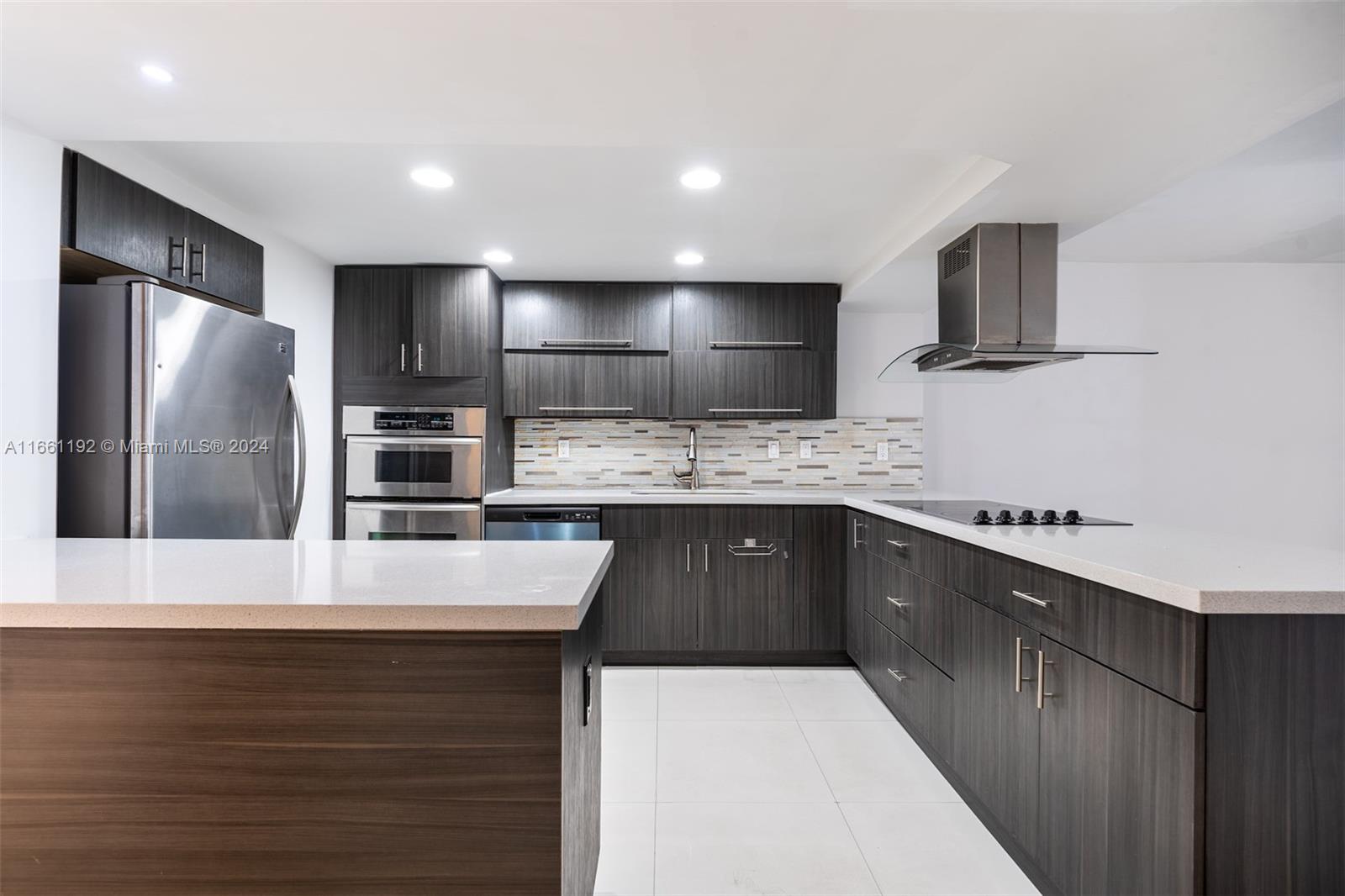 20350 W Country Club Dr #123-4, Aventura, Florida image 2