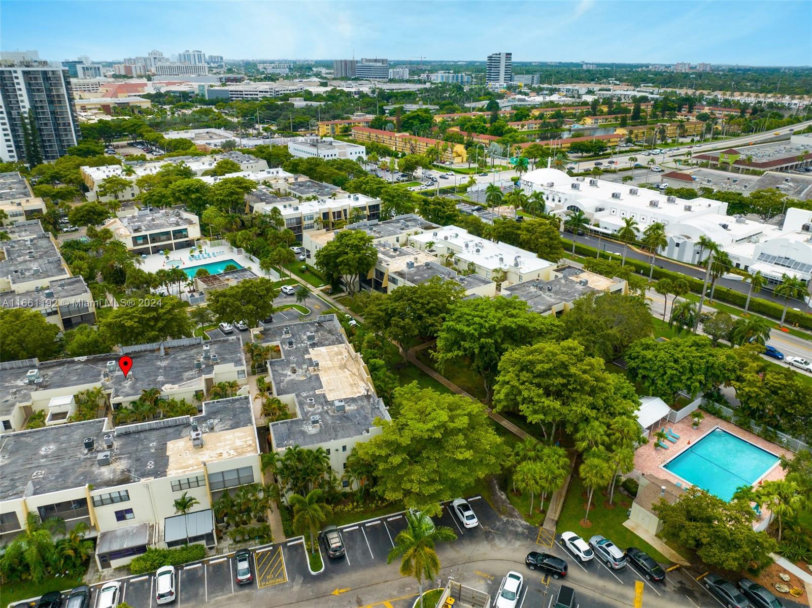 20350 W Country Club Dr #123-4, Aventura, Florida image 25
