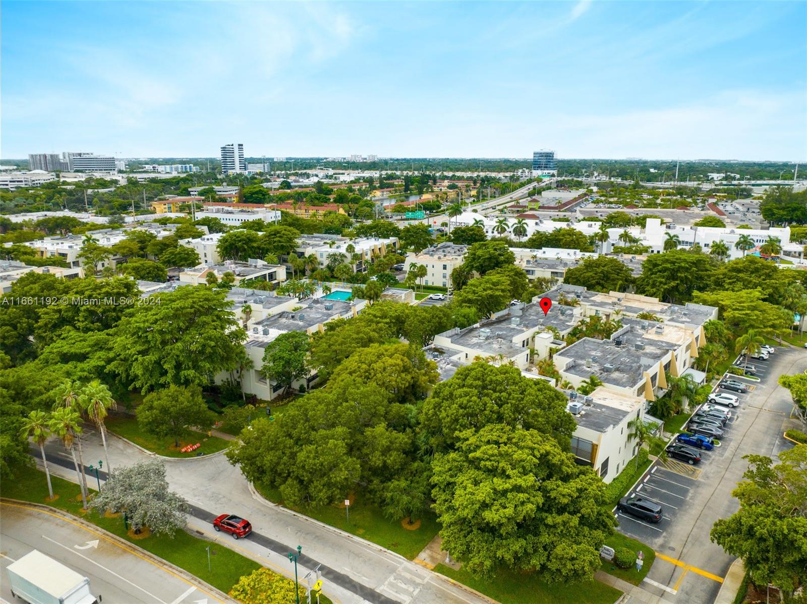 20350 W Country Club Dr #123-4, Aventura, Florida image 28