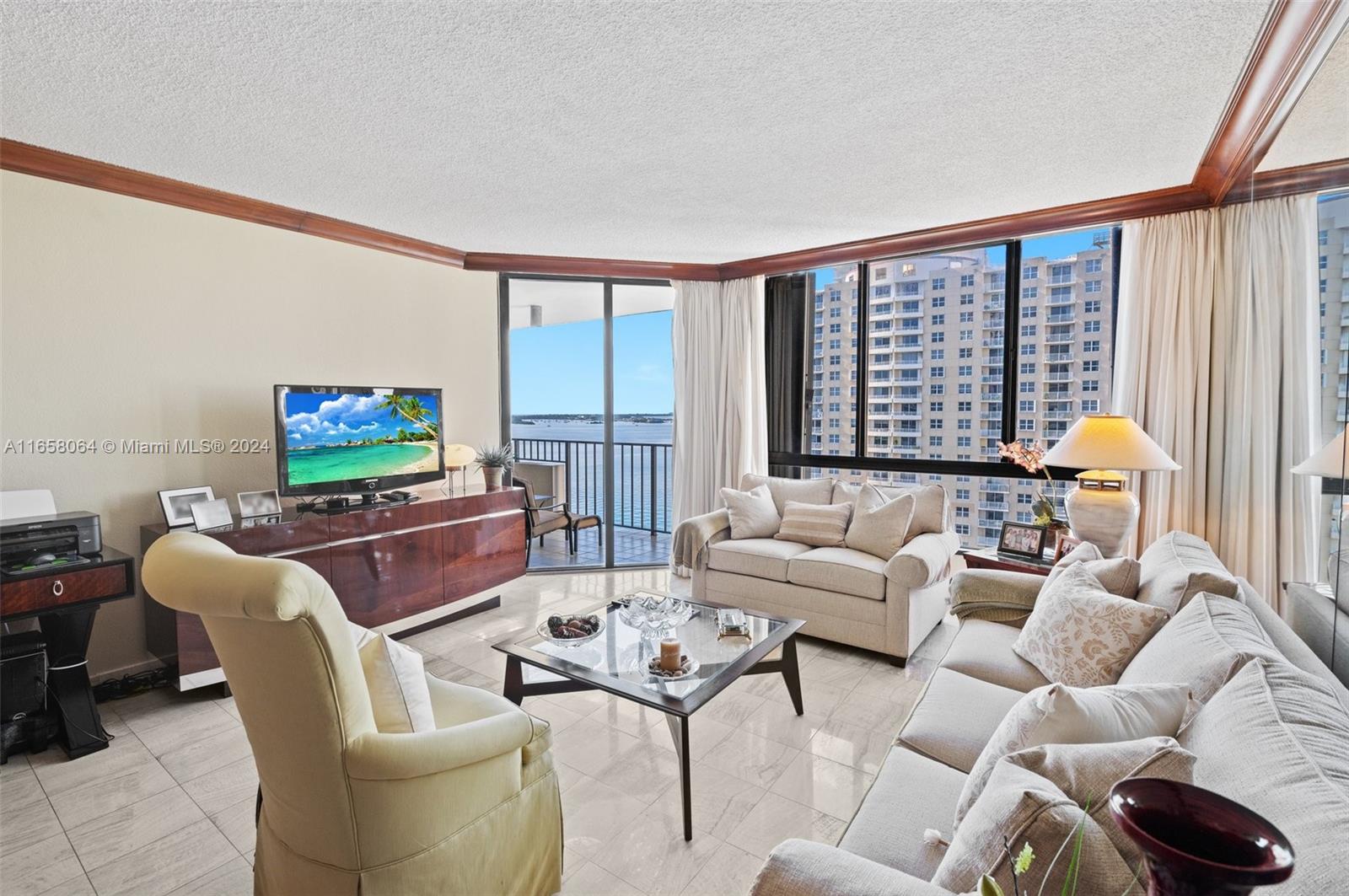 Apartamento à Venda em Miami, FL