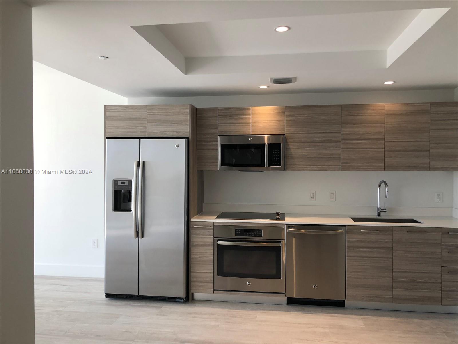 121 NE 34th St #L406, Miami FL 33137
