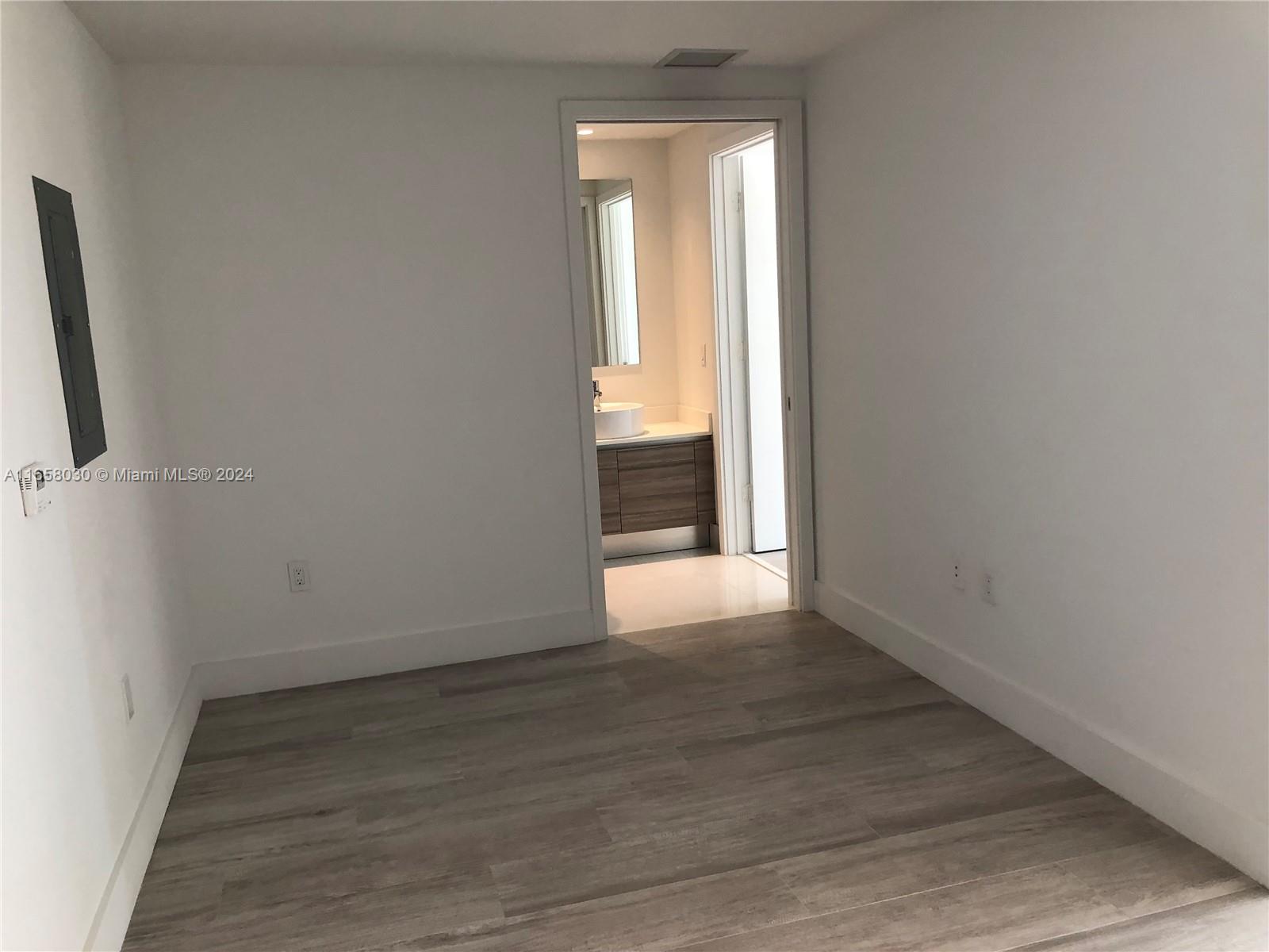 121 NE 34th St #L406, Miami FL 33137