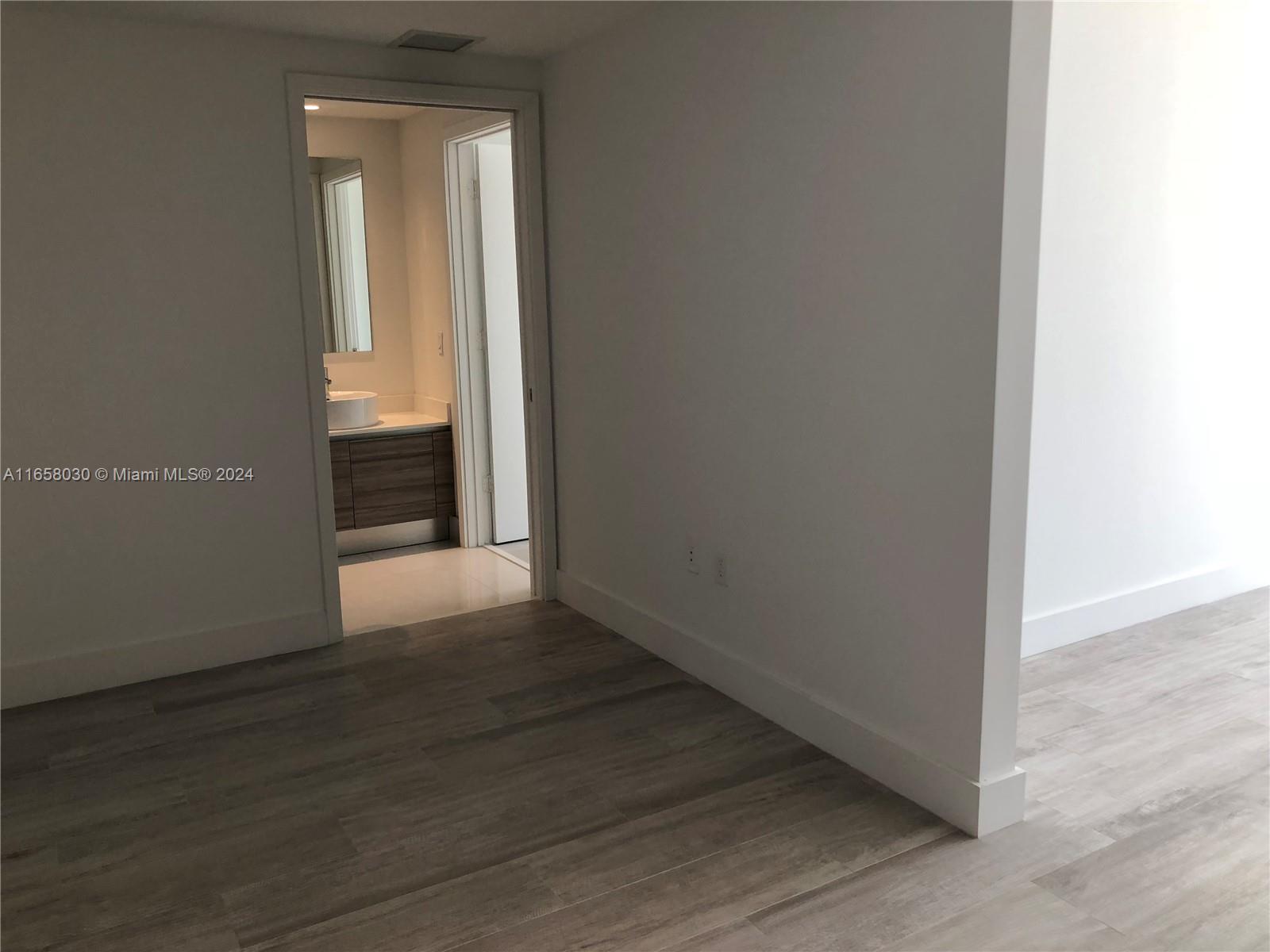 121 NE 34th St #L406, Miami FL 33137