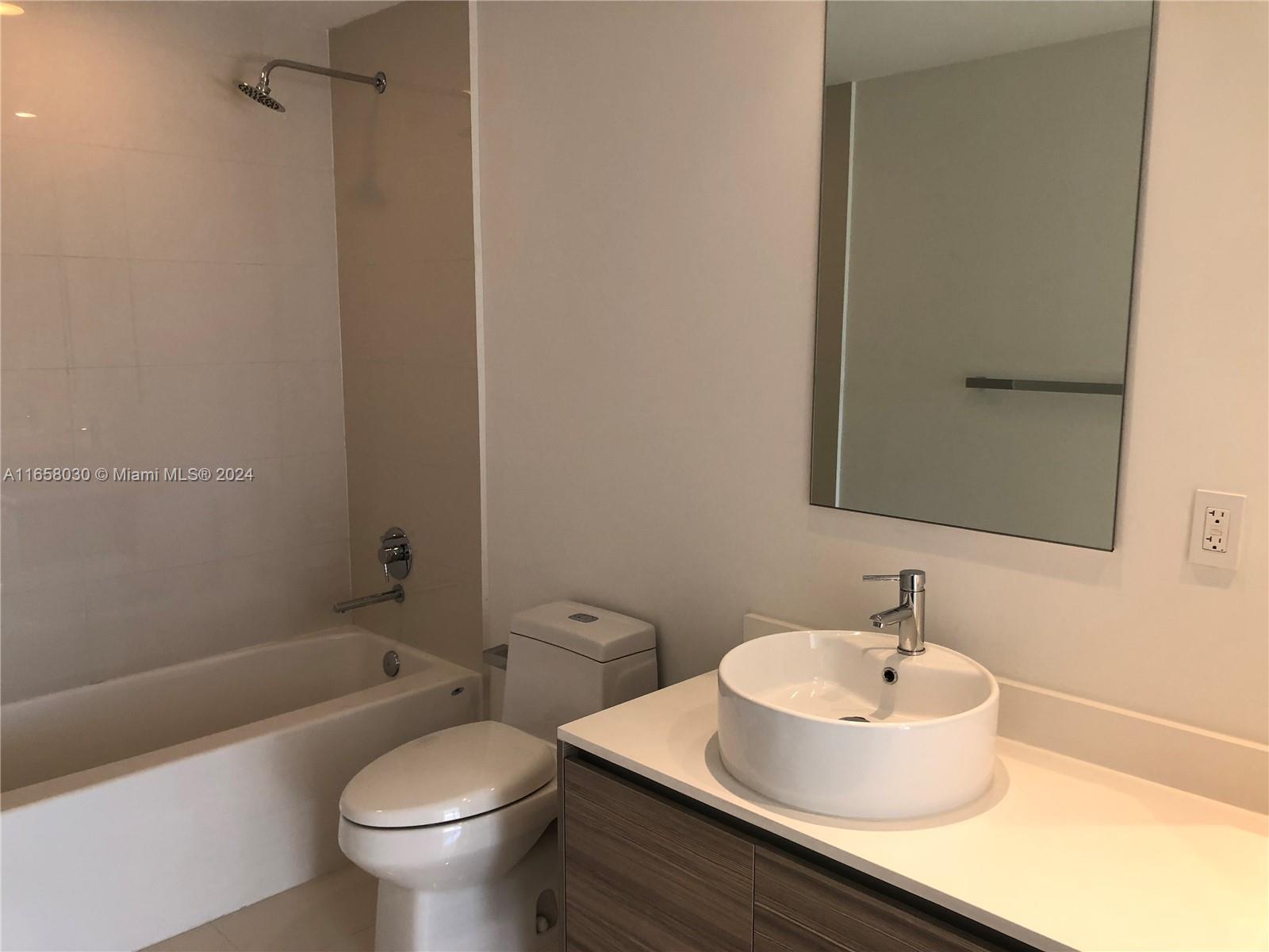 121 NE 34th St #L406, Miami FL 33137