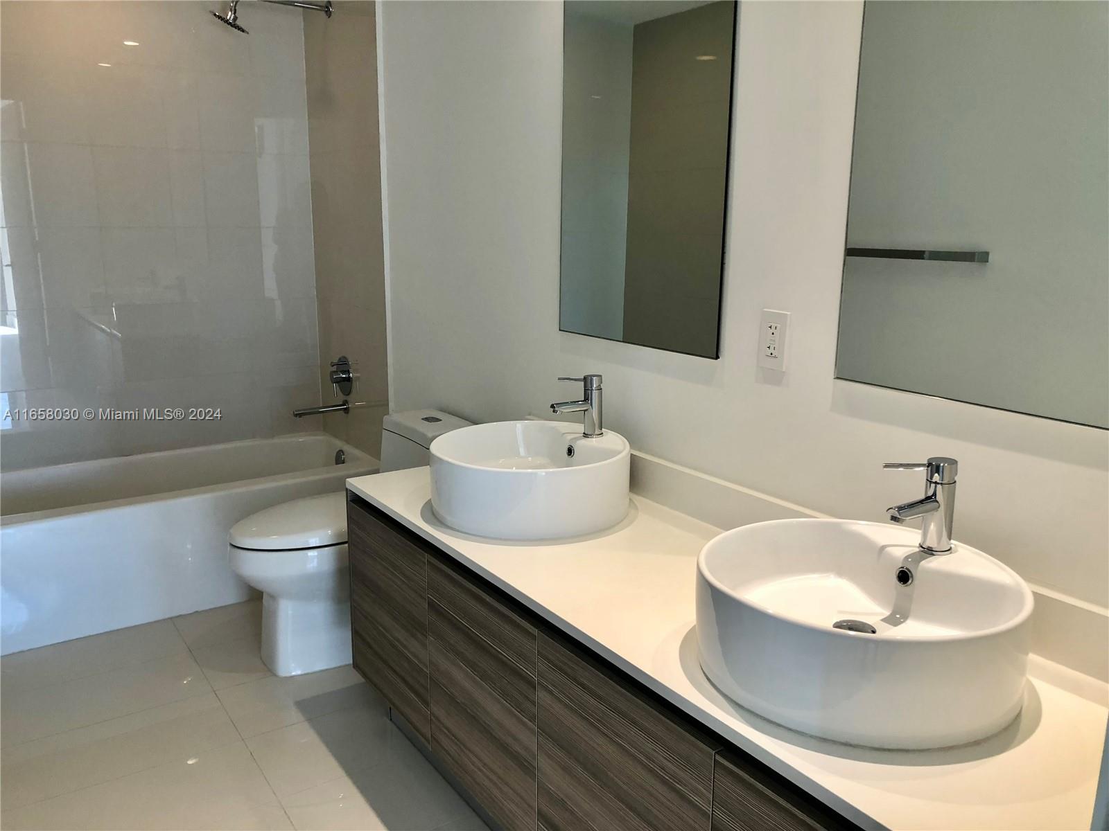 121 NE 34th St #L406, Miami FL 33137