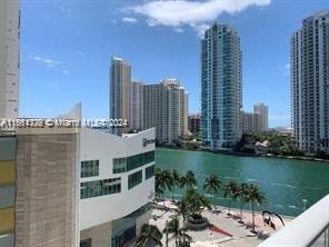 300 S Biscayne Blvd #L-832, Miami FL 33131