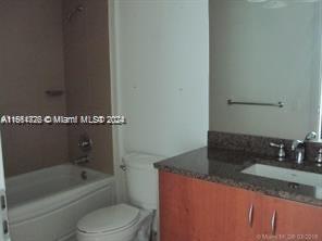 300 S Biscayne Blvd #L-832, Miami FL 33131