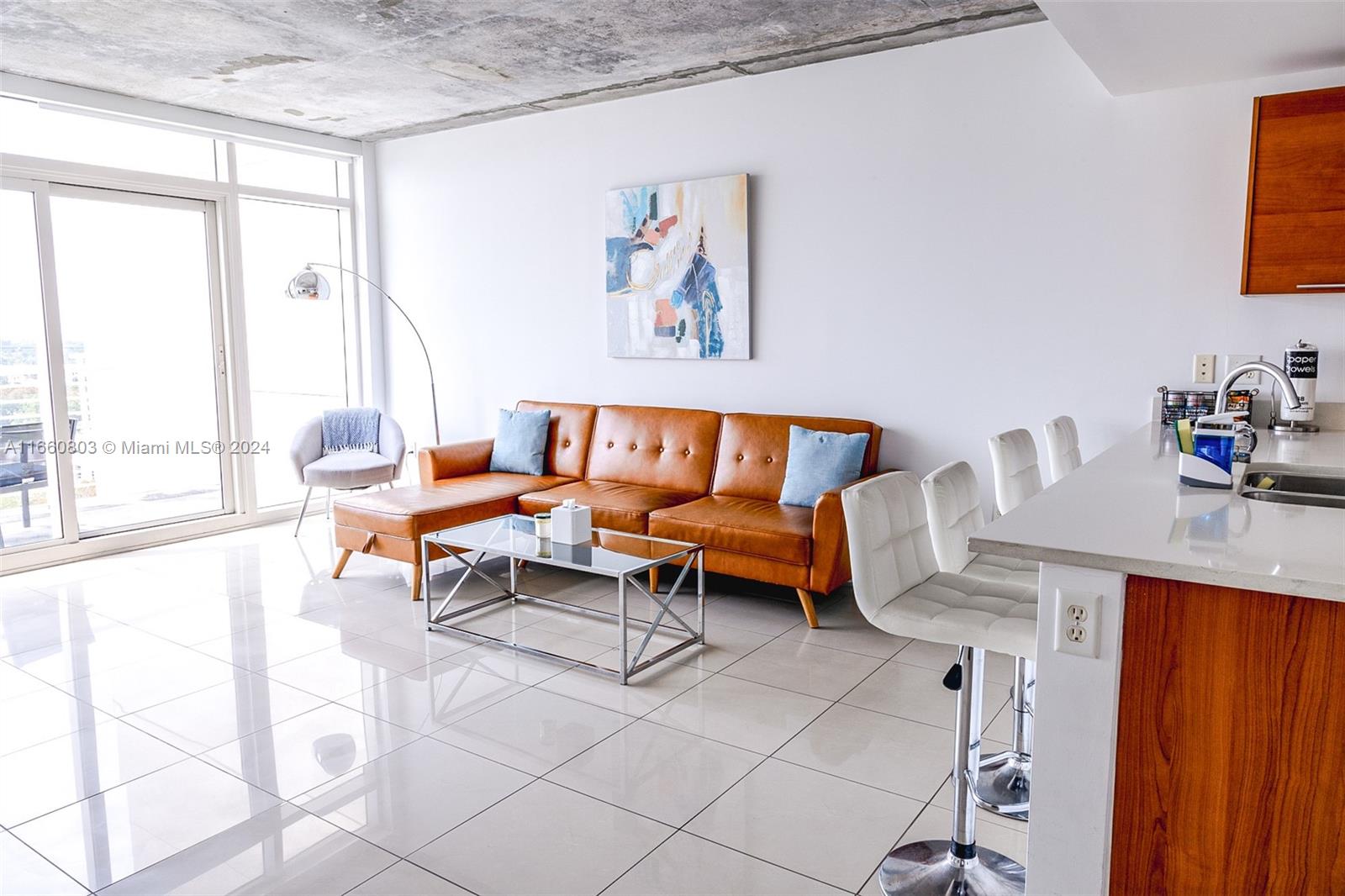 Apartamento à Venda em Miami, FL