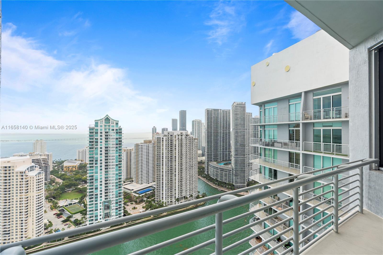 335 S Biscayne Blvd #UPH-01, Miami FL 33131