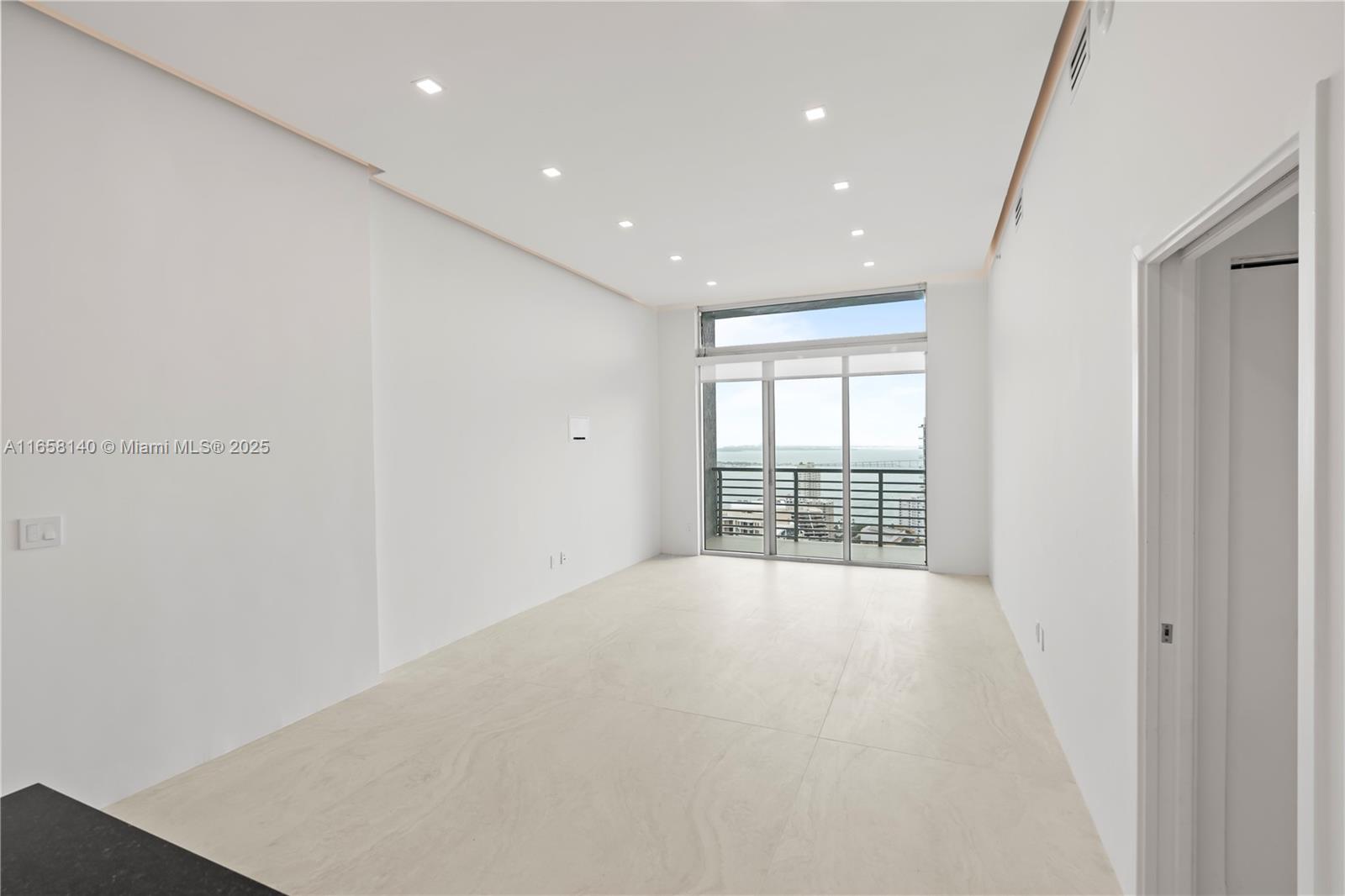 335 S Biscayne Blvd #UPH-01, Miami FL 33131
