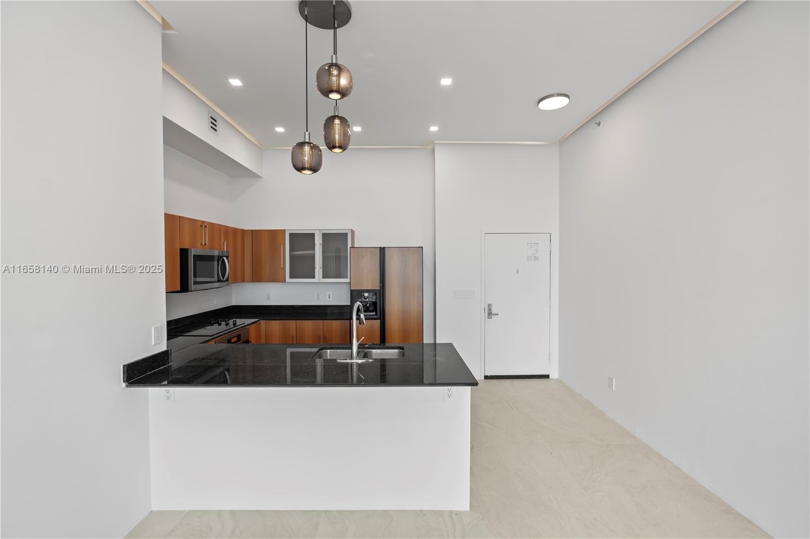335 S Biscayne Blvd #UPH-01, Miami FL 33131