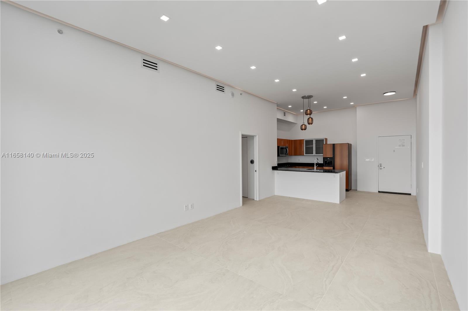 335 S Biscayne Blvd #UPH-01, Miami FL 33131