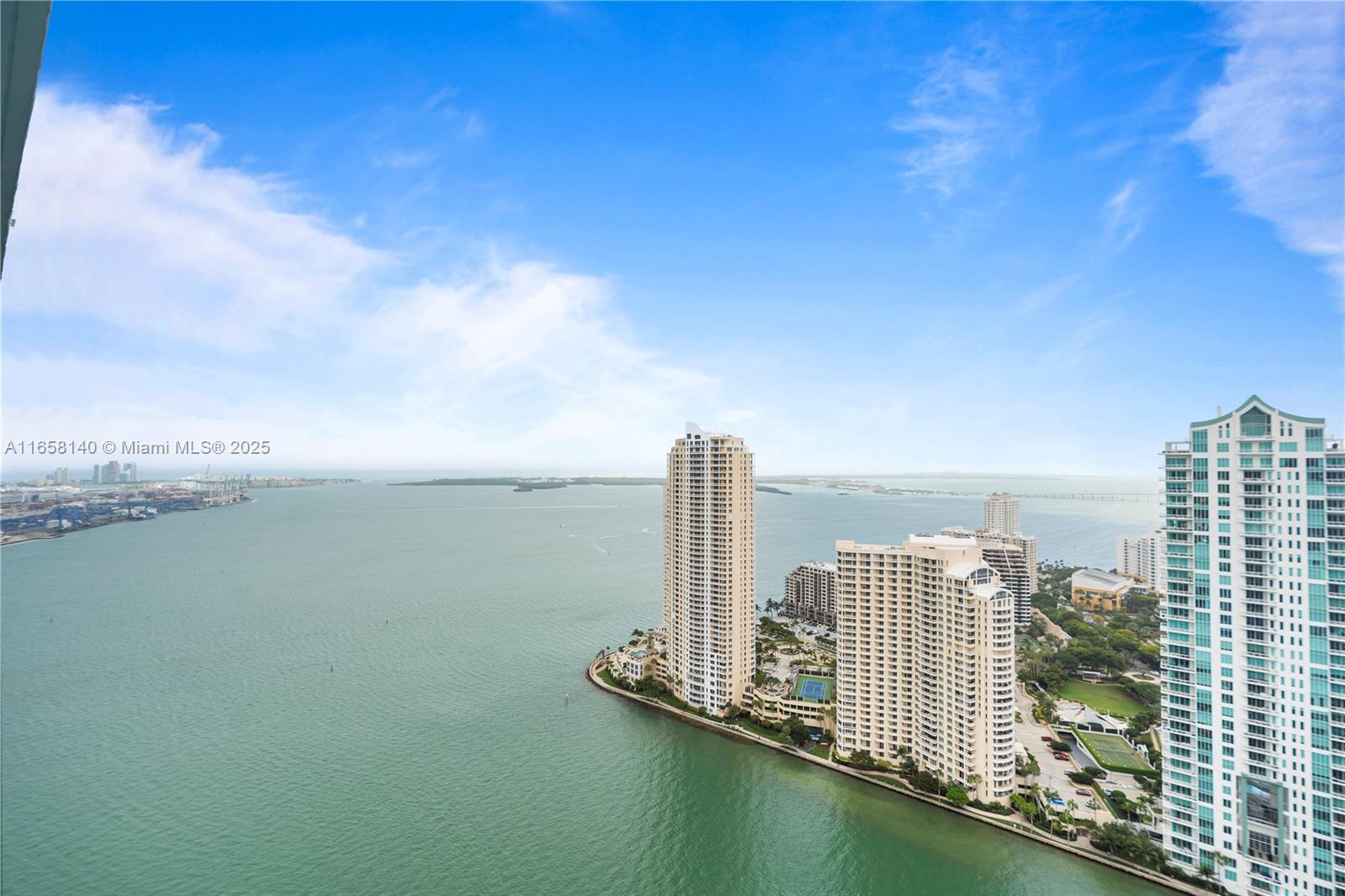 335 S Biscayne Blvd #UPH-01, Miami FL 33131