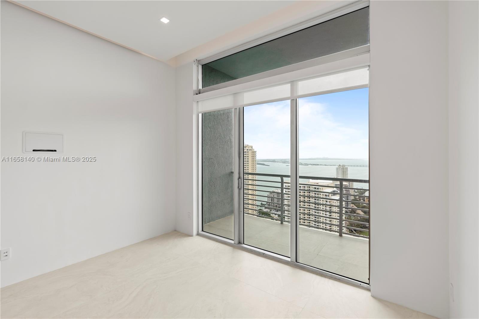 335 S Biscayne Blvd #UPH-01, Miami FL 33131