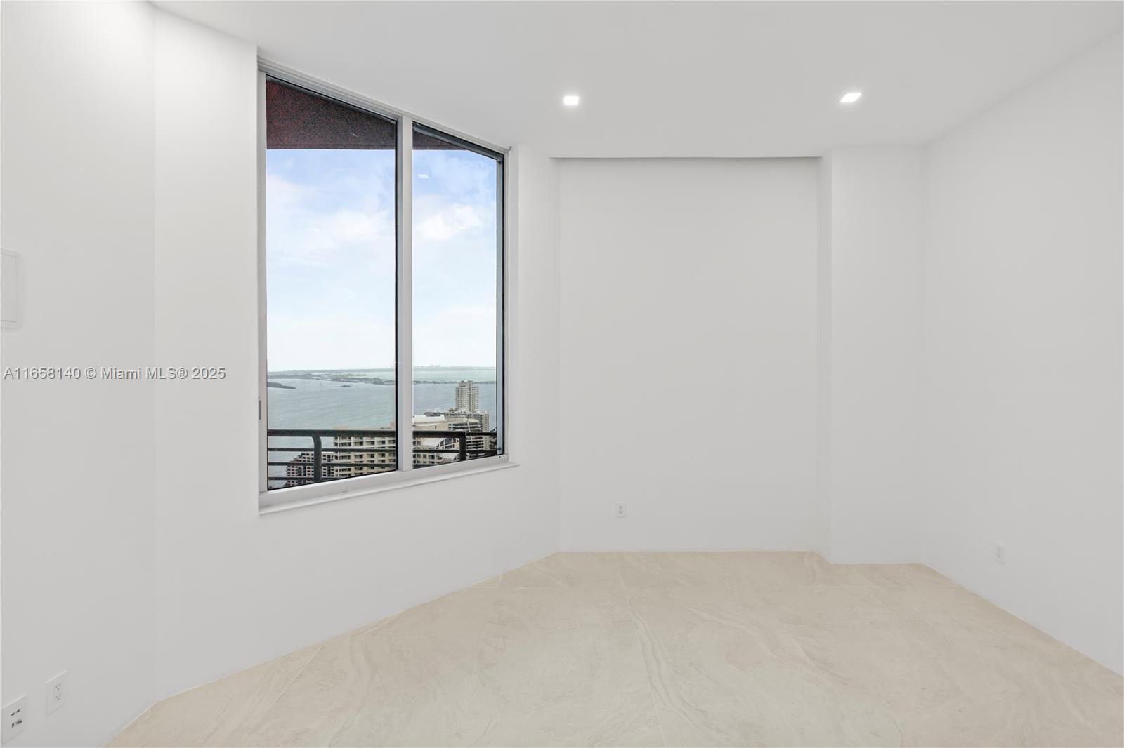 335 S Biscayne Blvd #UPH-01, Miami FL 33131