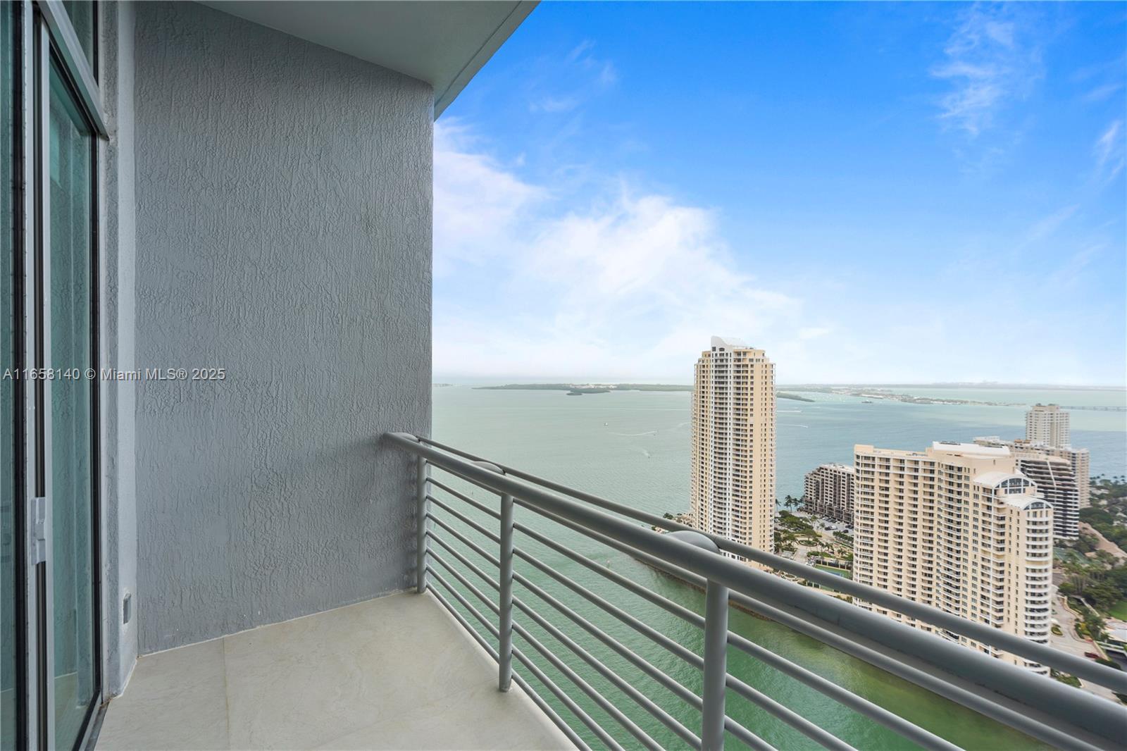 335 S Biscayne Blvd #UPH-01, Miami FL 33131