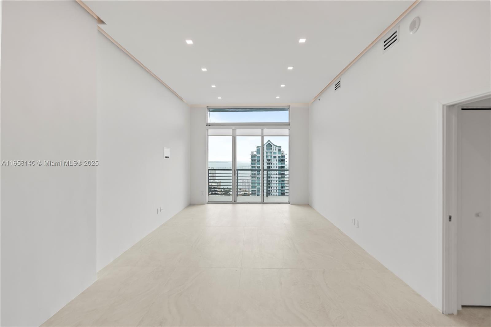 335 S Biscayne Blvd #UPH-01, Miami FL 33131