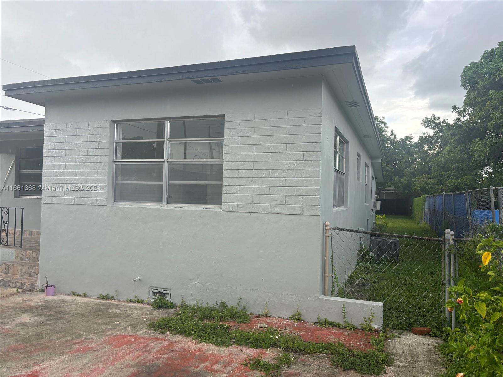 181 W 30th St, Hialeah, Florida image 2