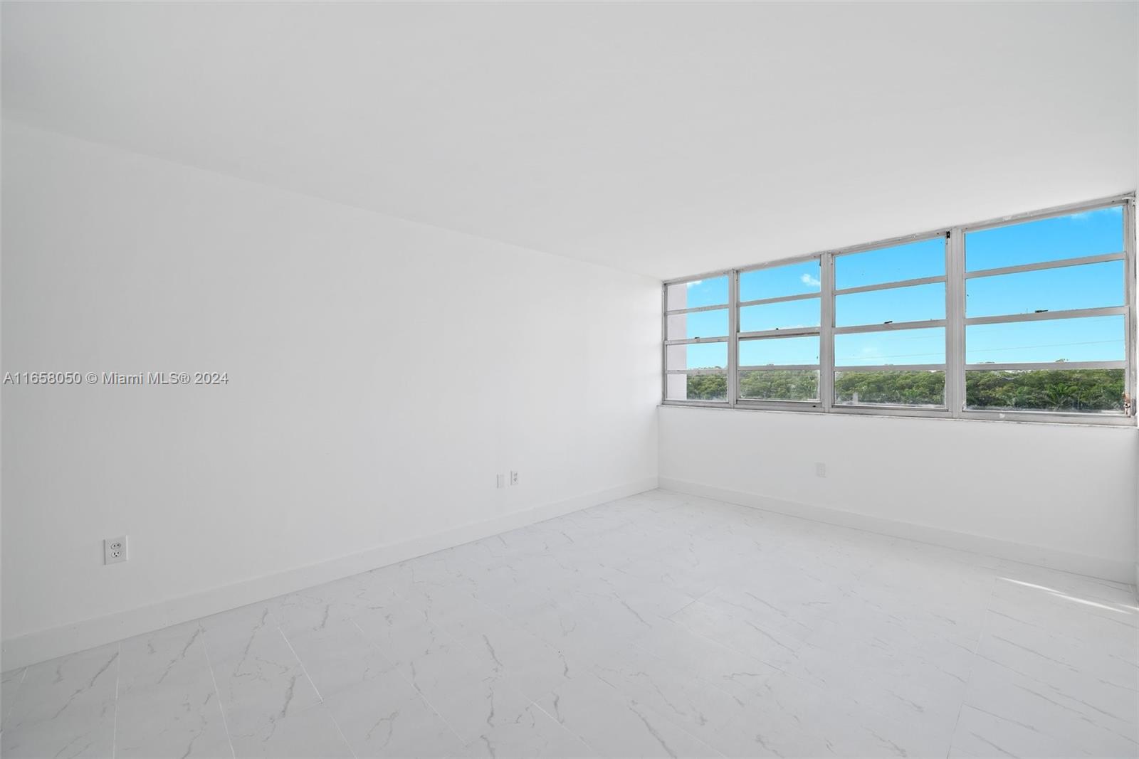 2841 NE 163rd St #602, North Miami Beach, Florida image 24