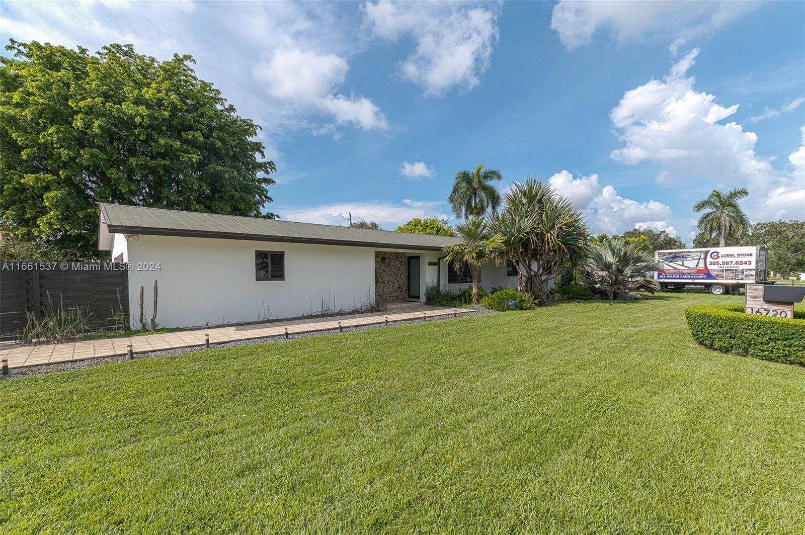 16720 SW 276th St, Homestead, Florida image 1