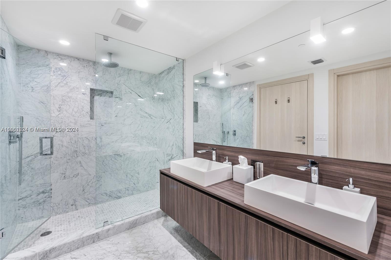 1000 Brickell Plz #2102, Miami FL 33131