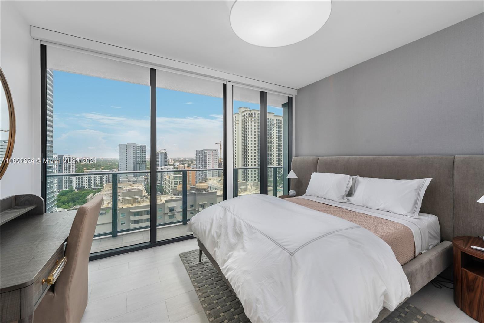 1000 Brickell Plz #2102, Miami FL 33131