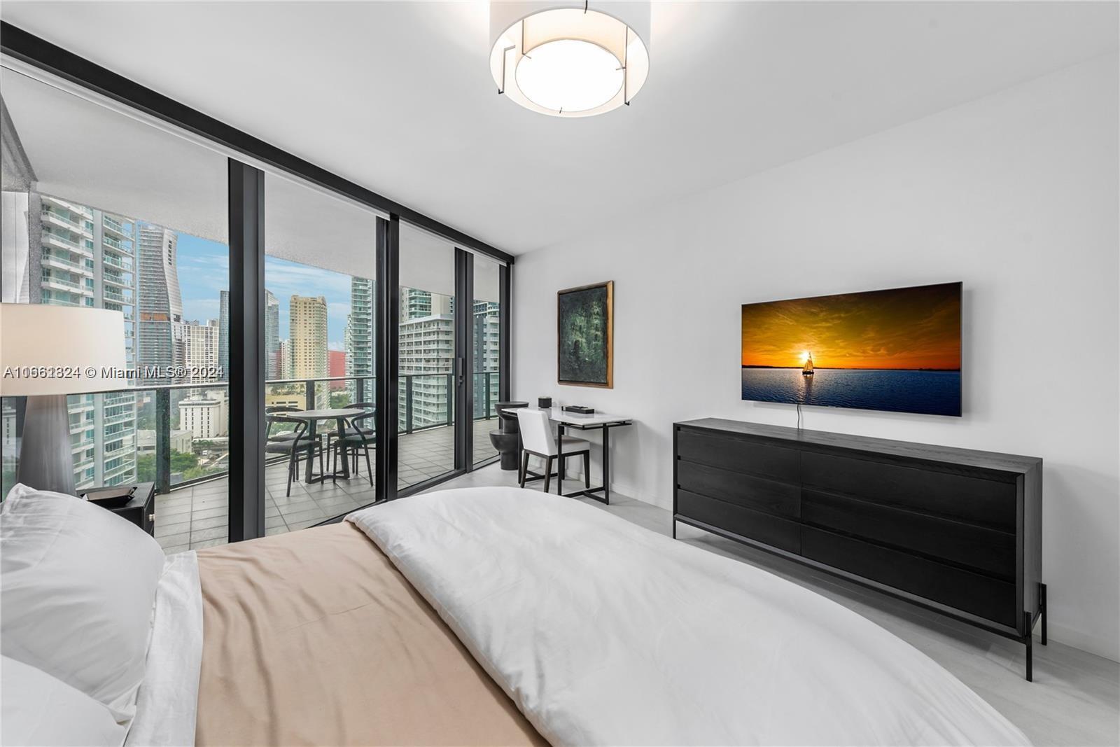 1000 Brickell Plz #2102, Miami FL 33131