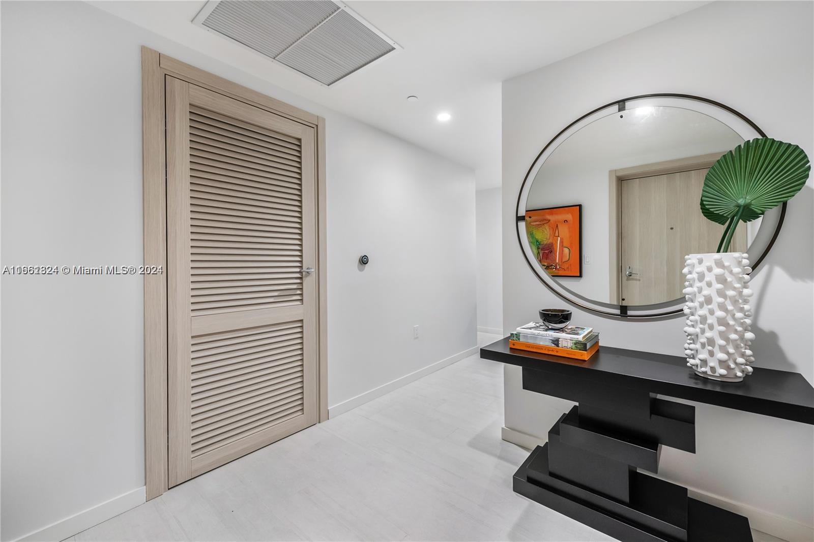1000 Brickell Plz #2102, Miami FL 33131