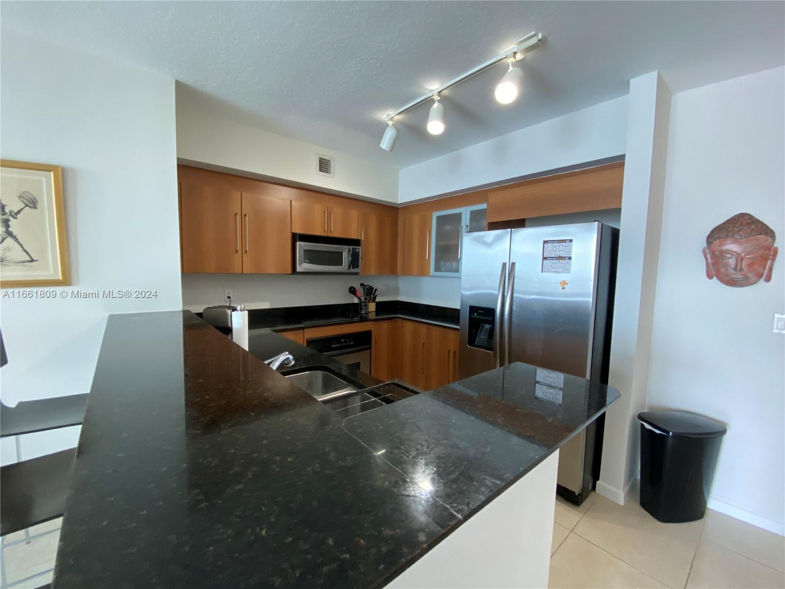 325 S Biscayne Blvd #3015, Miami FL 33131