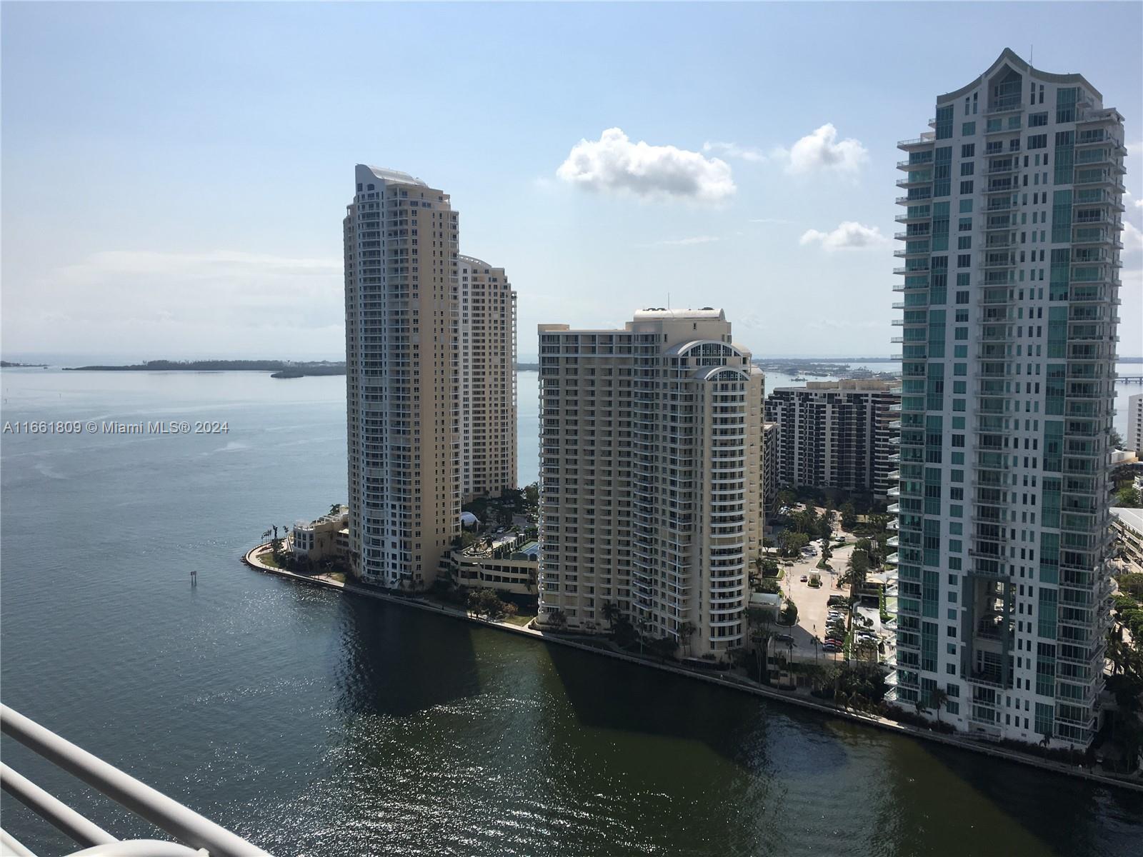 325 S Biscayne Blvd #3015, Miami FL 33131