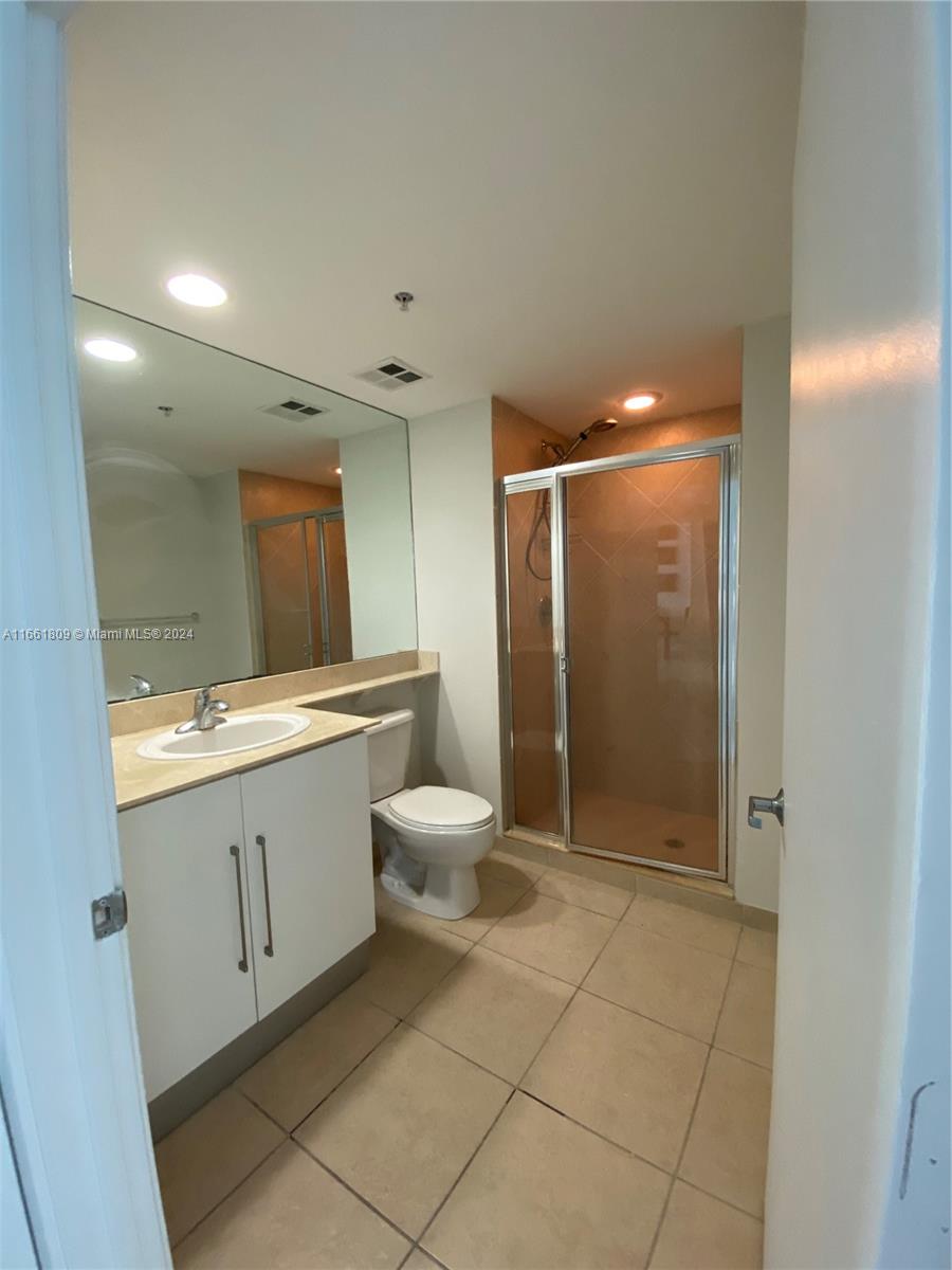 325 S Biscayne Blvd #3015, Miami FL 33131