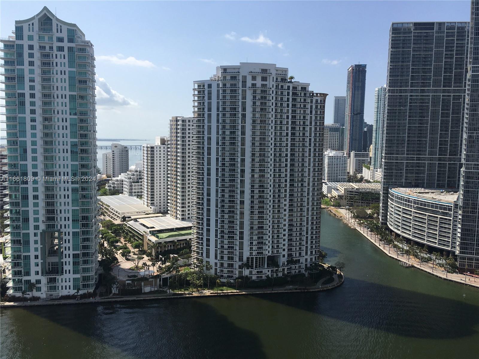 325 S Biscayne Blvd #3015, Miami FL 33131
