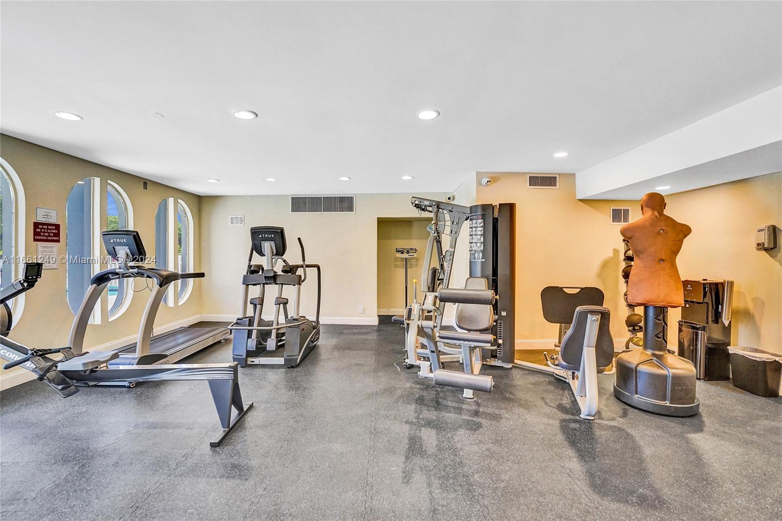 200 Diplomat Pkwy #433, Hallandale Beach, Florida image 36