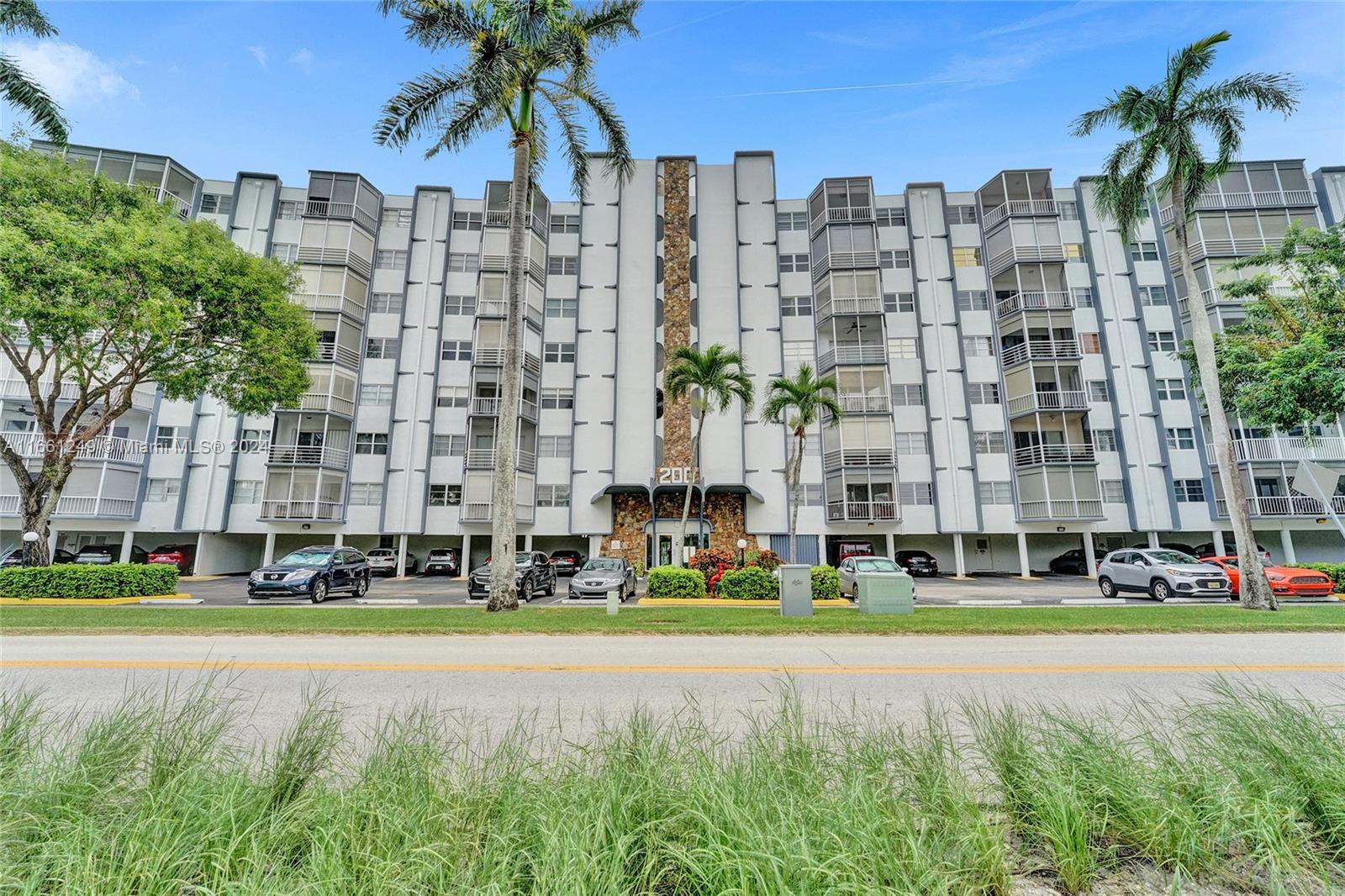 200 Diplomat Pkwy #433, Hallandale Beach, Florida image 6