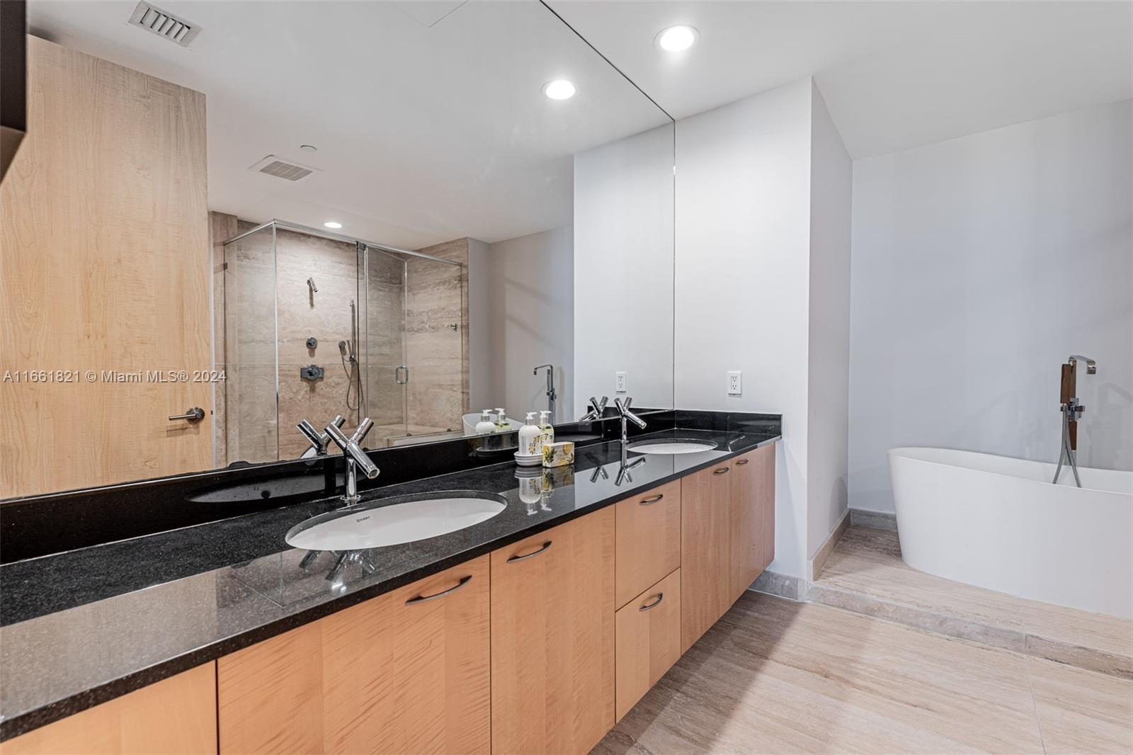 15811 Collins Ave #1802, Sunny Isles Beach FL 33160