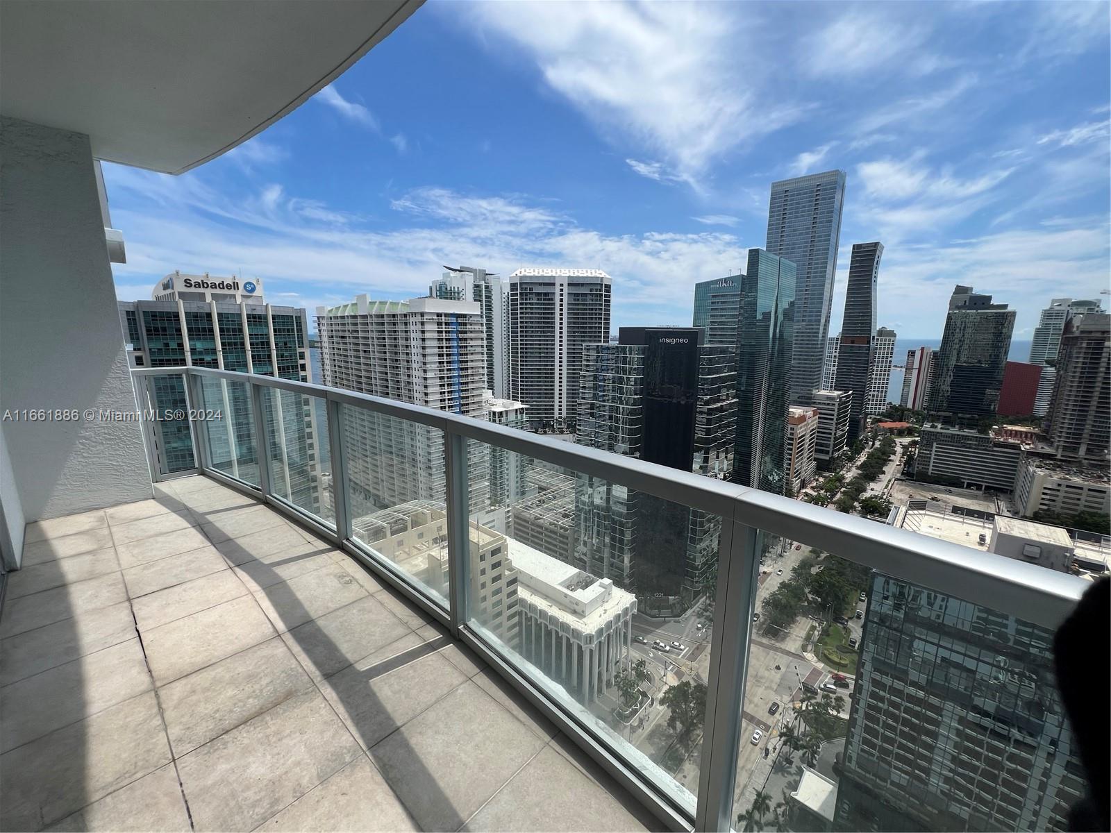 Amazing oportunity in this studio in 1060 Brickell condo. 1060 Brickell offers spacious units with ceilings, floor-to-ceiling hurricane-impact windows/sliding glass doors, fully-equipped kitchens with granite countertops and stainless-steel appliances, in-unit washers/dryers and private balconies with amazing city and water views. 1060 Brickell offers amazing amenities including a landscaped sun deck with pool, whirlpool and recreational area, fitness center with steam room, showers and locker rooms, yoga room, spa treatment rooms, virtual golf simulator, party room with catering kitchen, game room with billiards, wine lounge with storage, private storage units, 24-hour security, 24-hour attended lobby, valet parking and ground-level retail and restaurants.