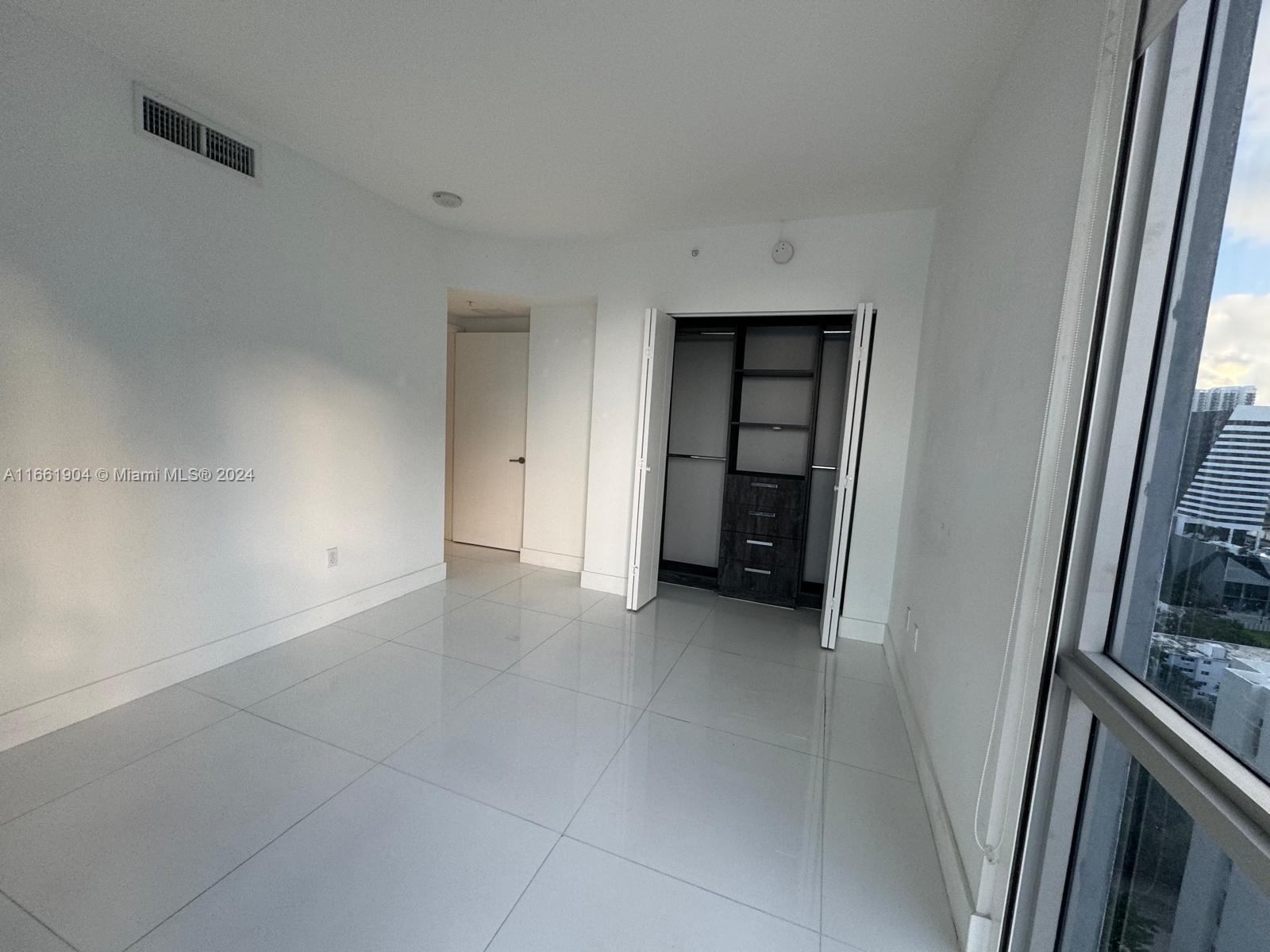 1010 SW 2nd Ave #1903, Miami FL 33130