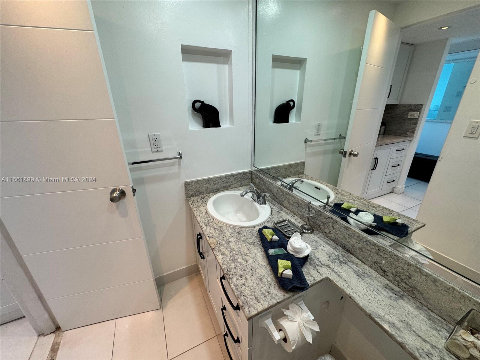 5445 Collins Ave #935, Miami Beach, Florida image 7