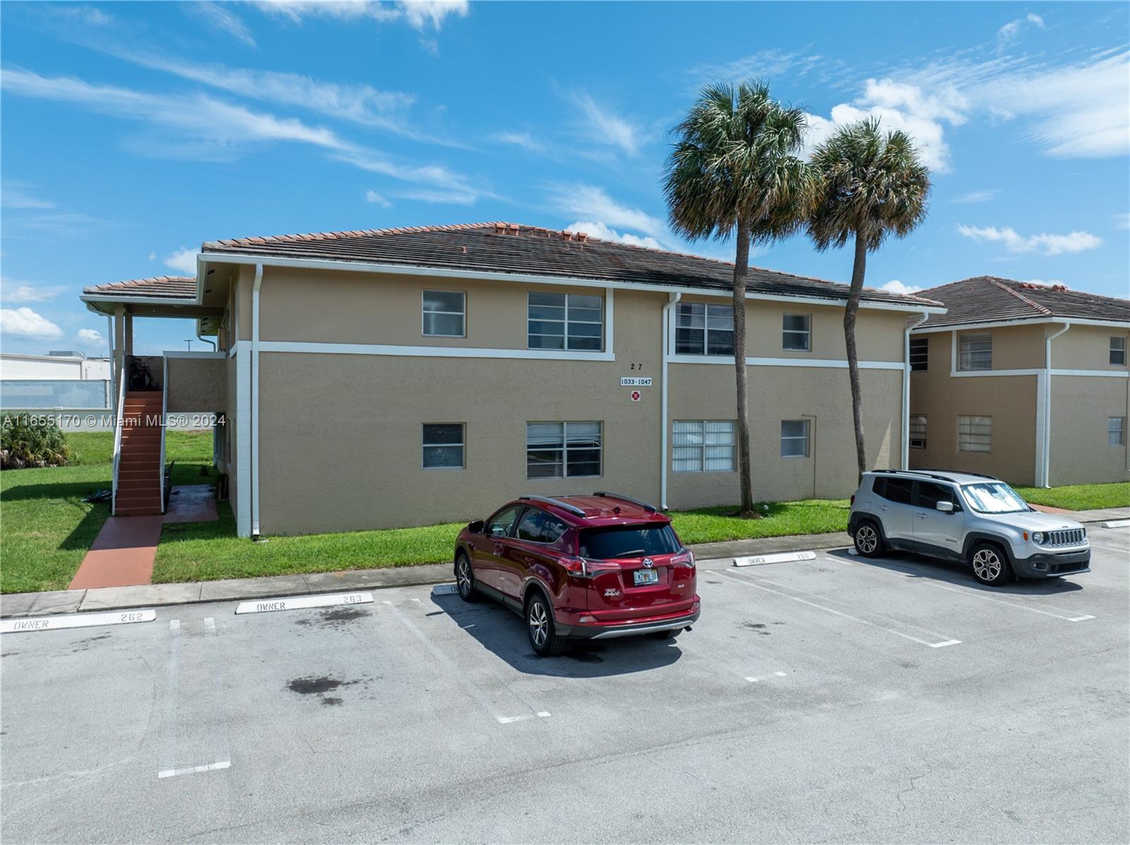 1041 Twin Lakes Dr #27-A, Coral Springs, Florida image 4