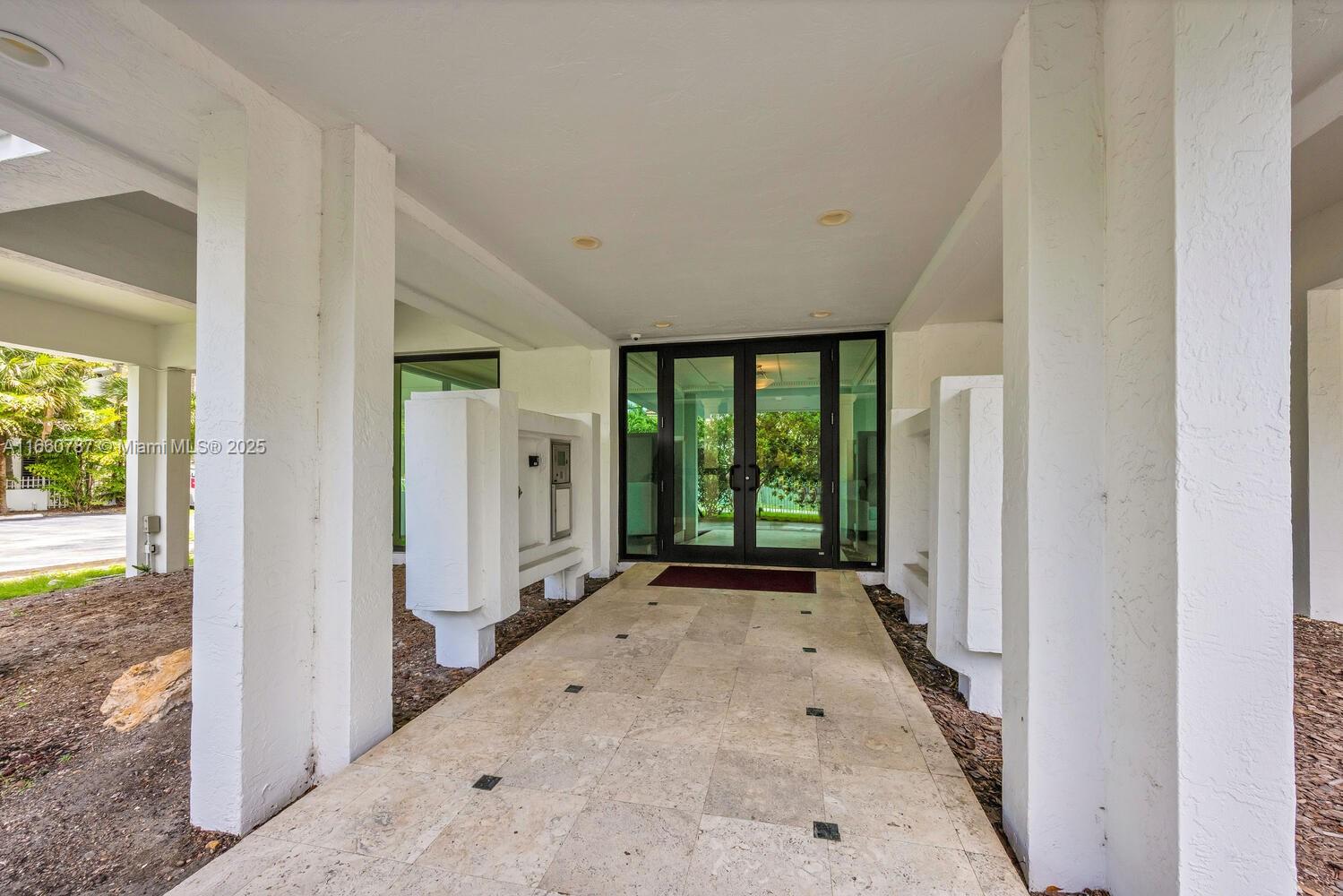 1600 S Bayshore Ln #8D, Coconut Grove, Florida image 34