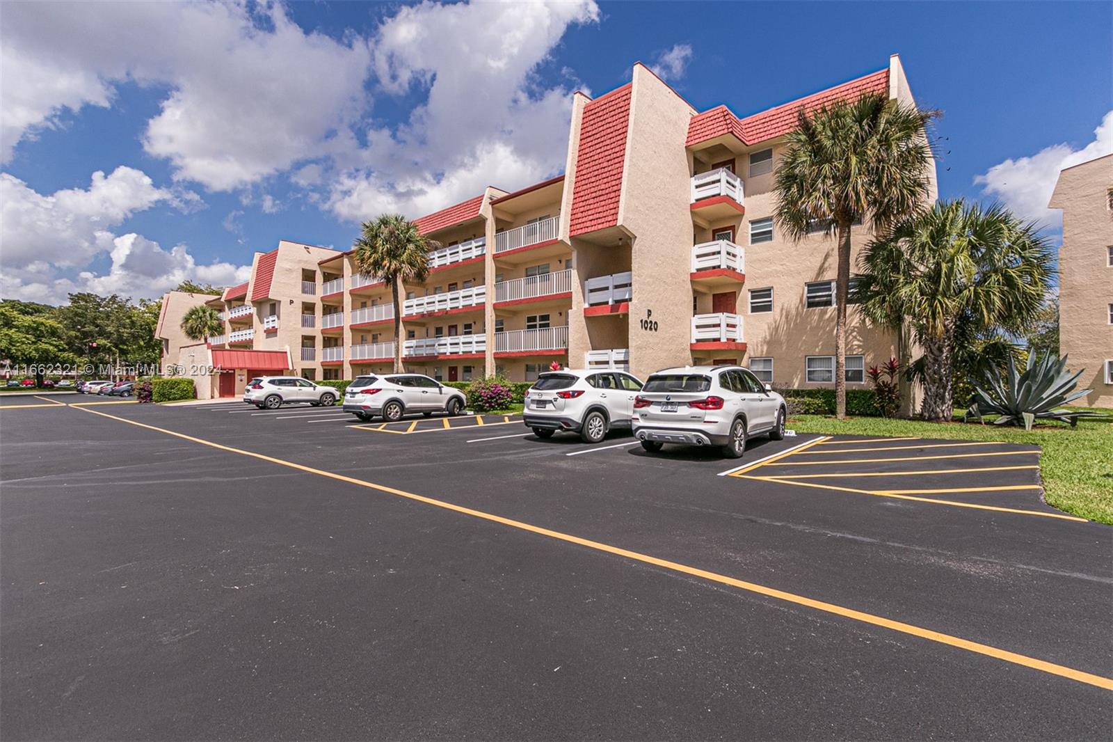 1020 Country Club Dr #303, Margate, Florida image 1