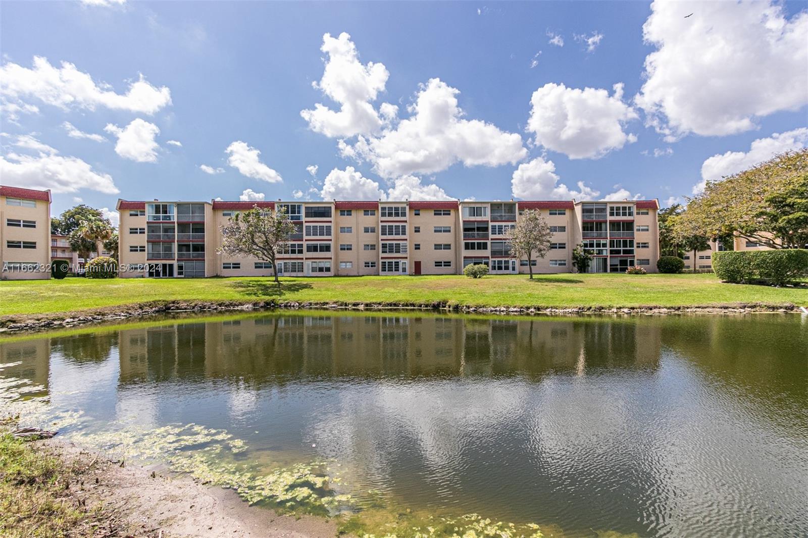 1020 Country Club Dr #303, Margate, Florida image 21