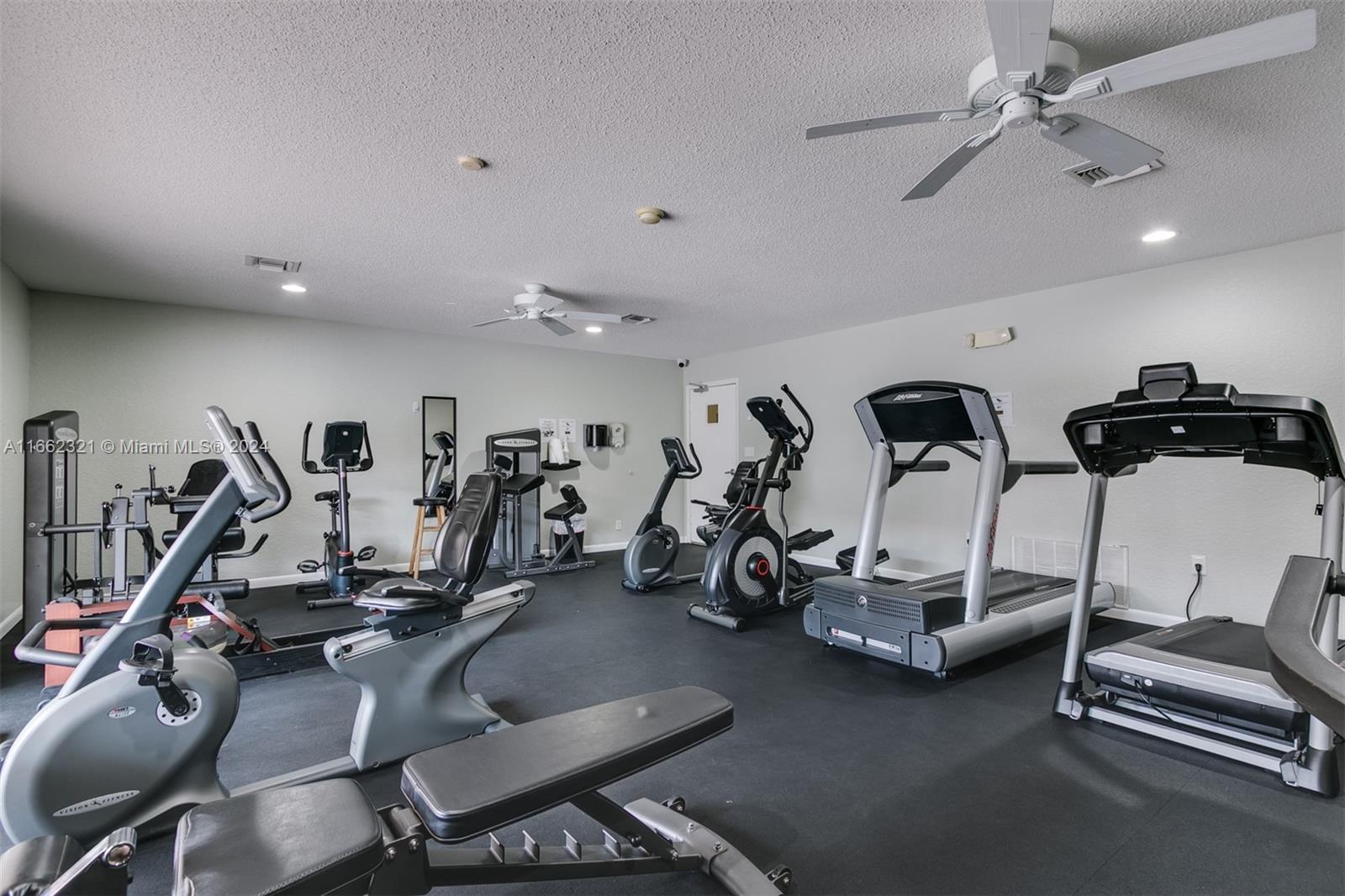 1020 Country Club Dr #303, Margate, Florida image 24