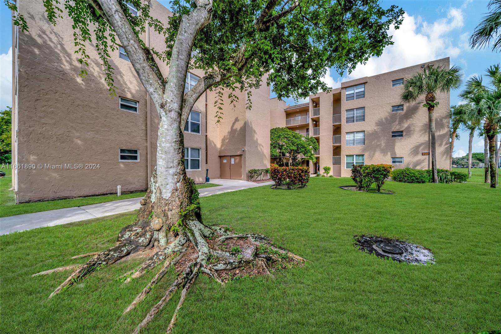 9410 Tangerine Pl #301, Davie, Florida image 1