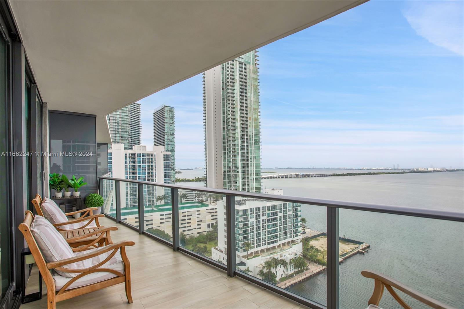 460 NE 28th St #1808, Miami FL 33137