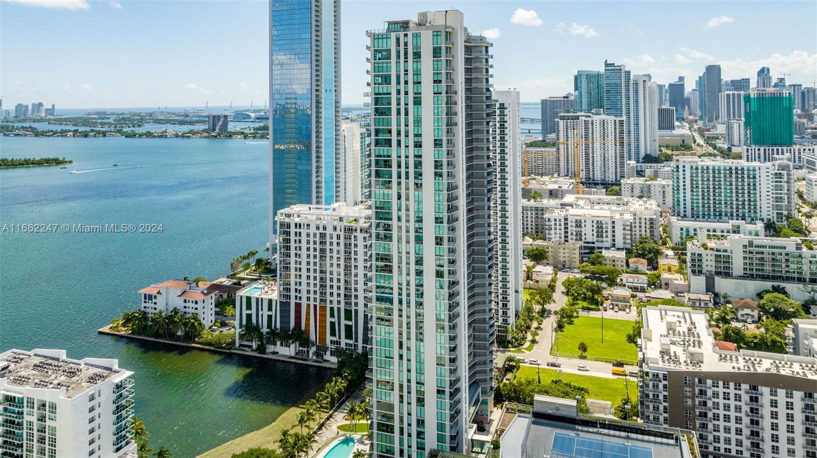 460 NE 28th St #1808, Miami FL 33137