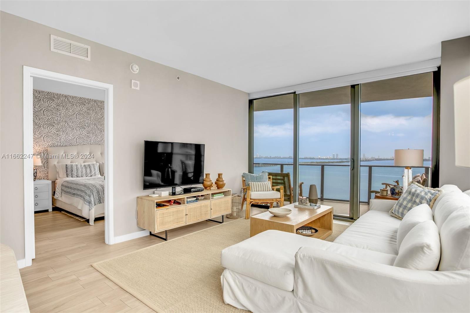 460 NE 28th St #1808, Miami FL 33137